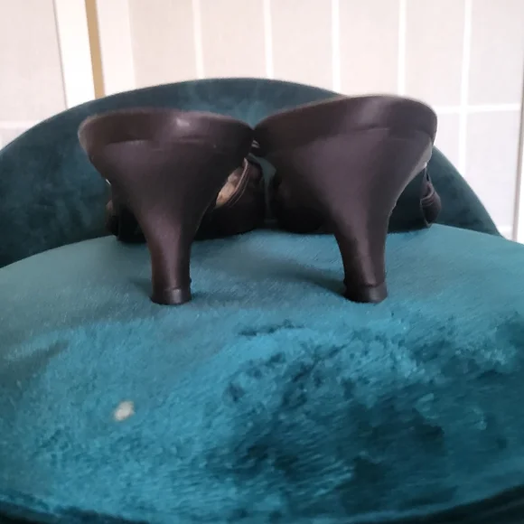 Vintage Victoria's Secret Black Satin Slippers Heels 10 - Picture 5 of 8
